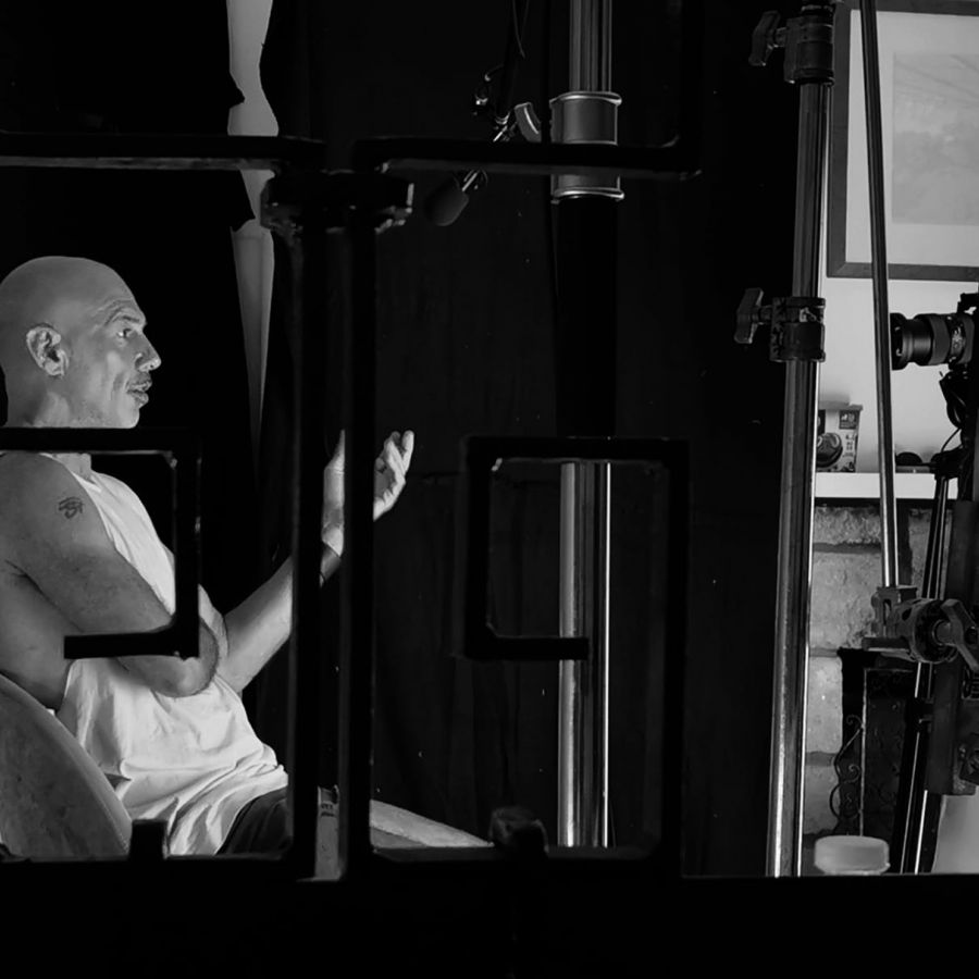 Shooting images in the abandoned Sala Caracho